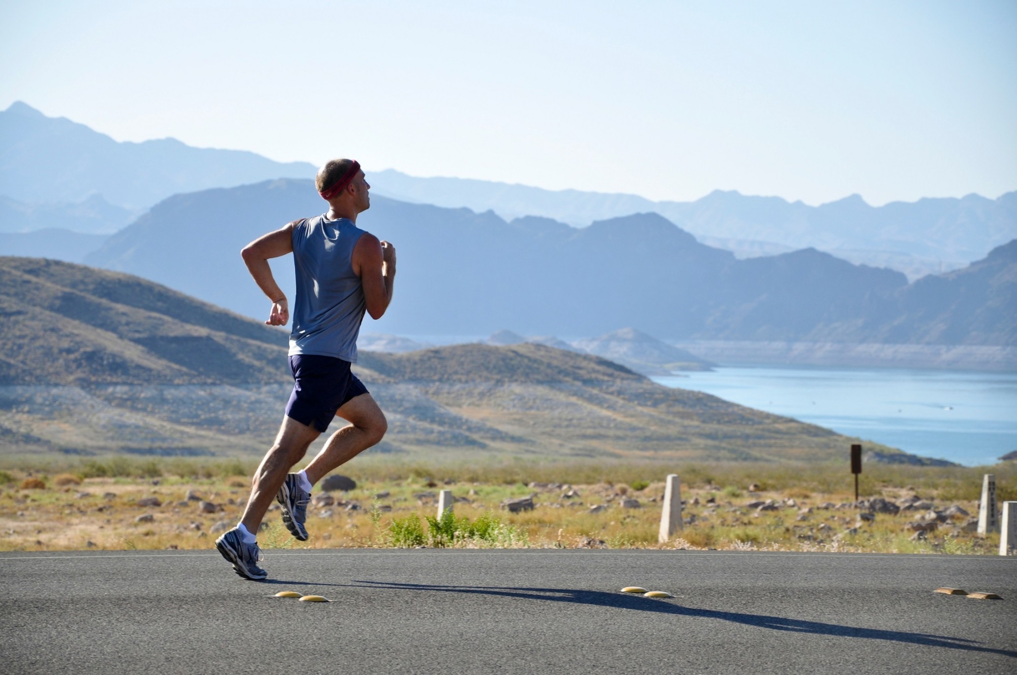 triathlete running cross country